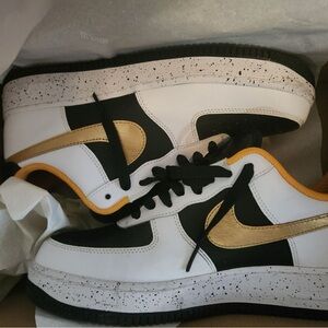 Air Force ones 9 1/2